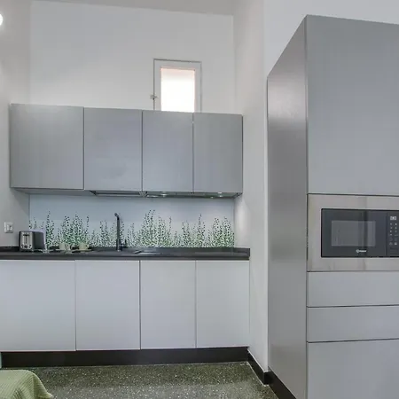 1 Bedroom In *