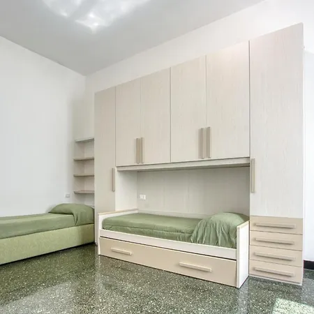 1 Bedroom In * ג'נובה