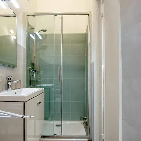 1 Bedroom In ג'נובה